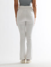 Jeans Bootcut Cintura Alta Blanco con Cadena