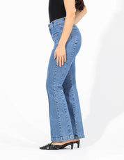 Jeans Cintura Alta Bootcut en Azul Claro con Bolsas Delanteras