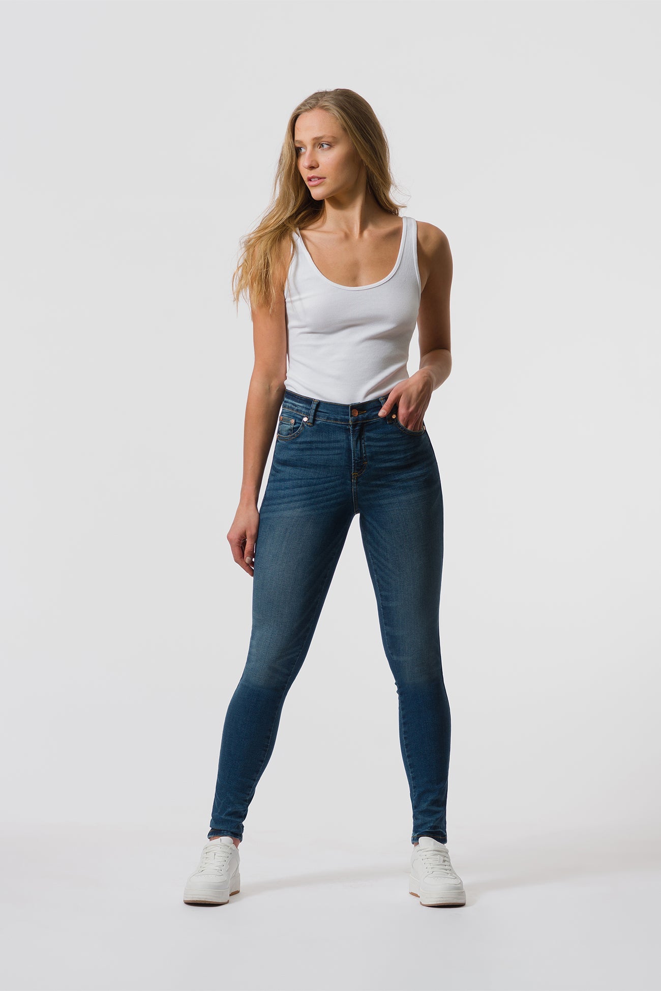 ED - Mid-Rise Skinny Basic Jeans In Mid Blue