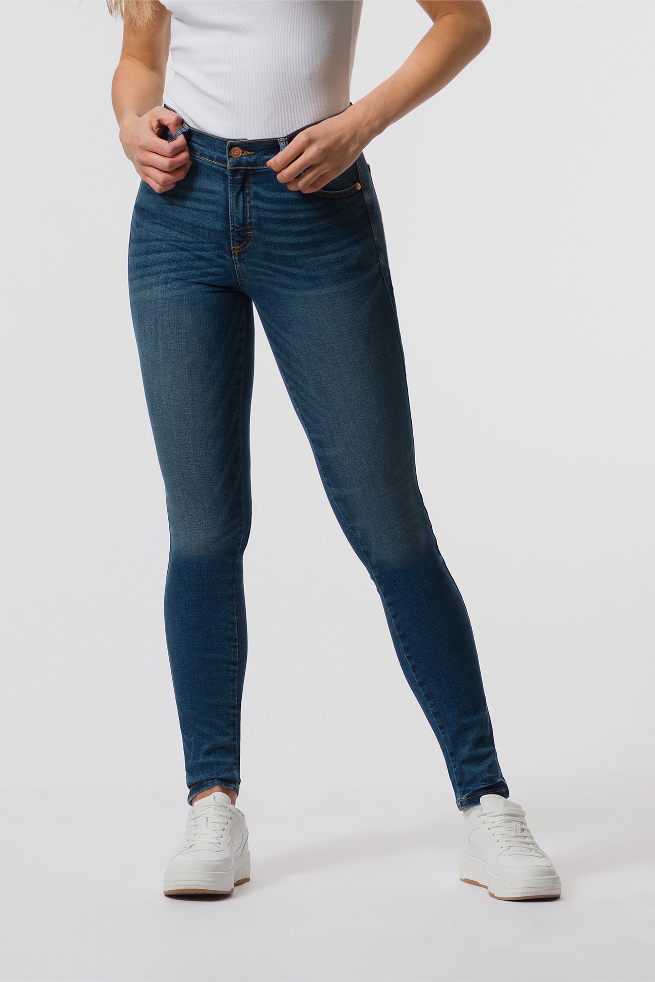 ED - Mid-Rise Skinny Basic Jeans In Mid Blue
