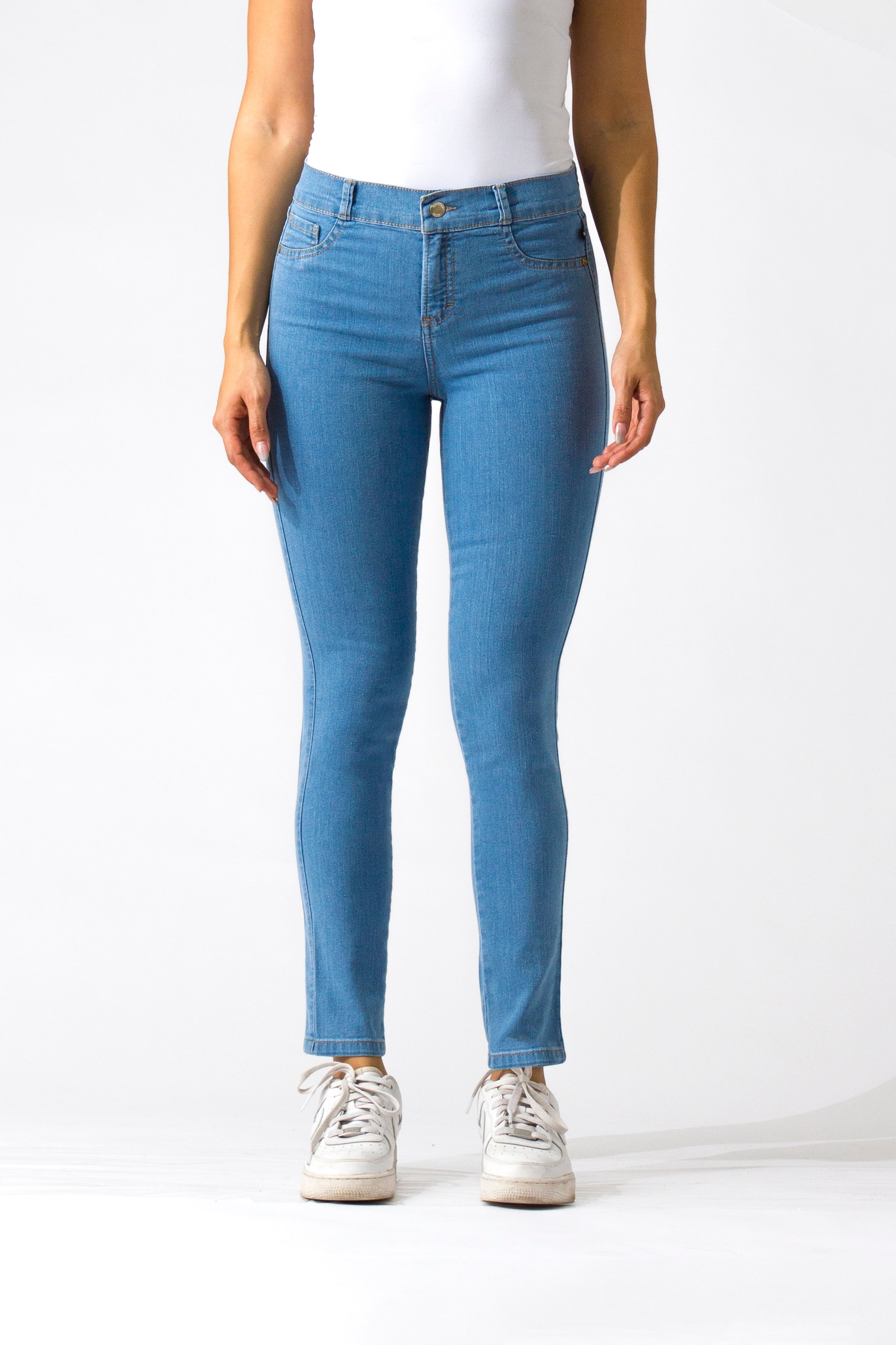 Essentials, Cintura Media Skinny Jeans Claro