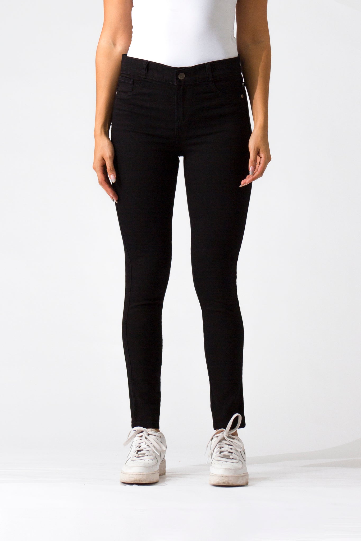 OHPOMP!® Basics, Cintura Media Skinny Jeans Negro D1010