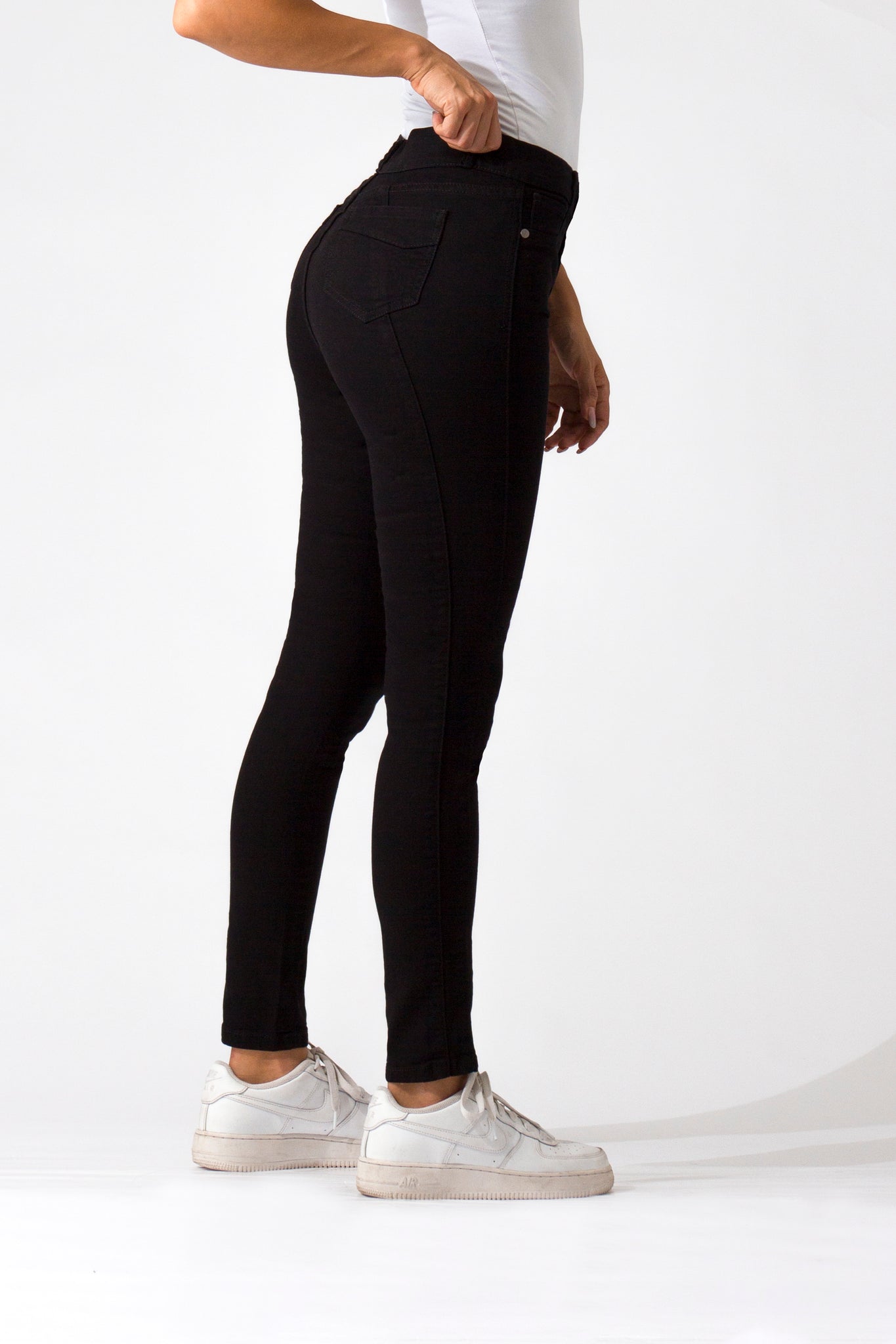OHPOMP!® Basics, Cintura Media Skinny Jeans Negro D1010