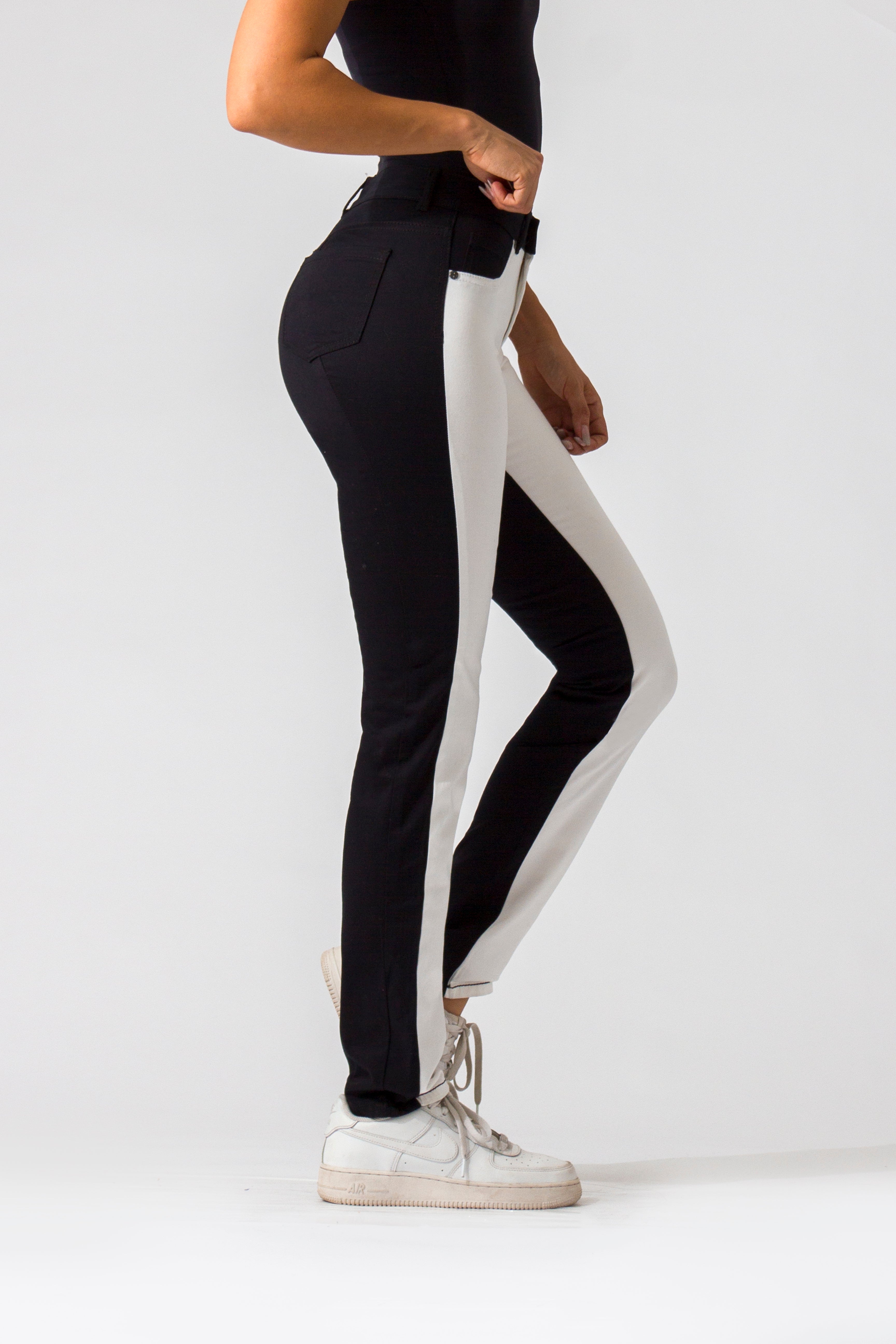 OHPOMP!® Cintura Alta Skinny Jeans Blanco y Negro D574