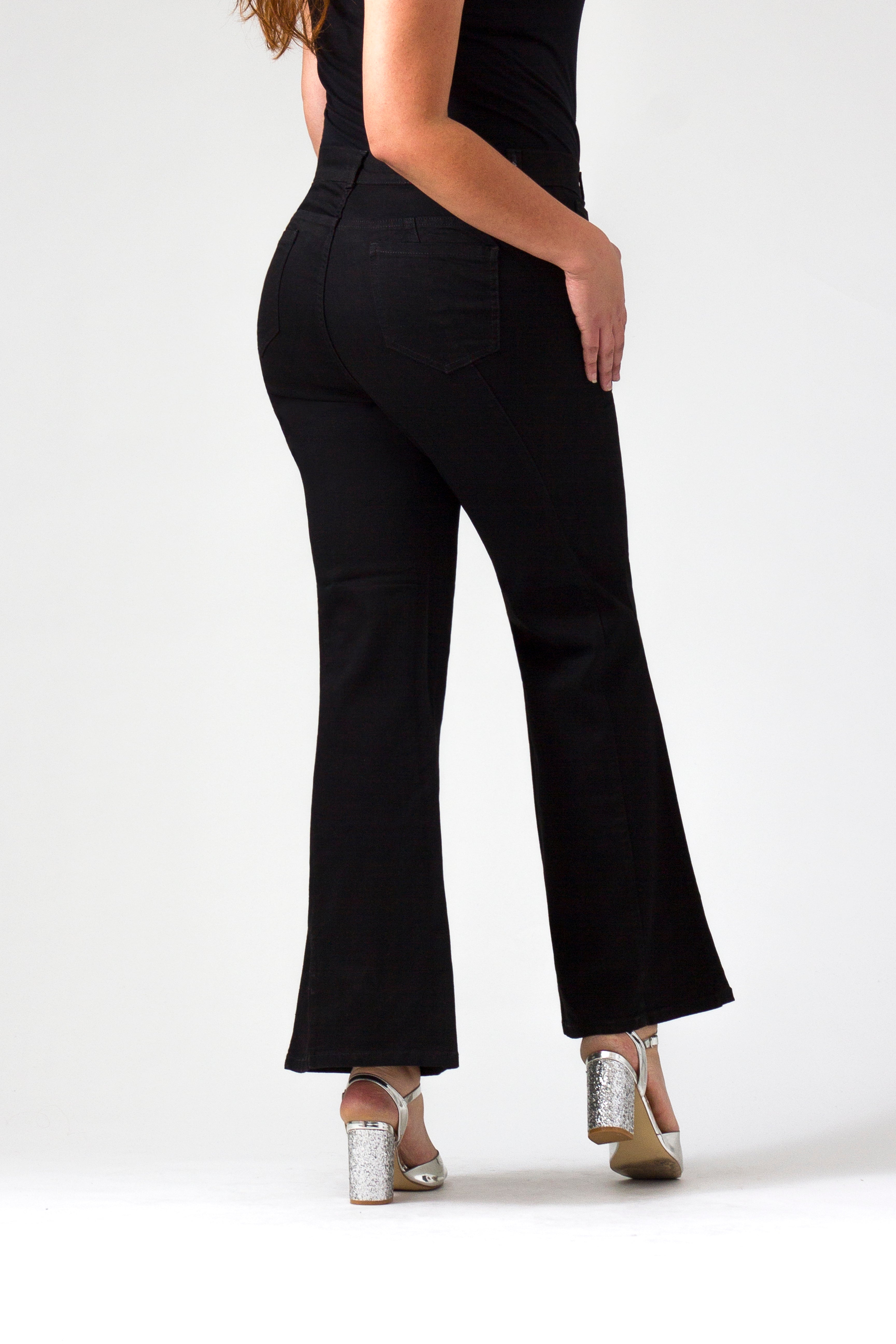 OHPOMP!® Curvy Cintura Alta Flare Jeans Negro F018