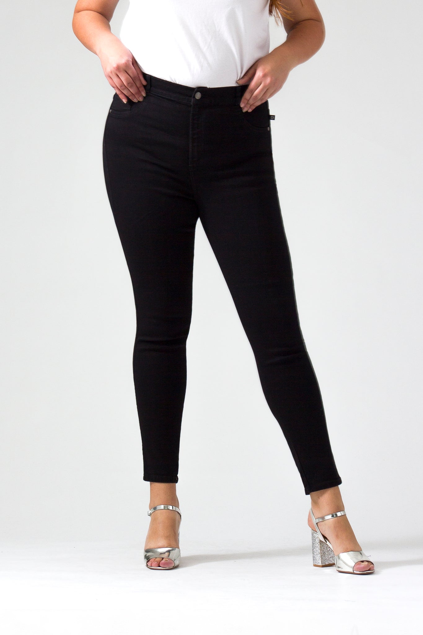 OHPOMP!® Basics, Curvy Cintura Alta Skinny Jeans Negro OPE1005