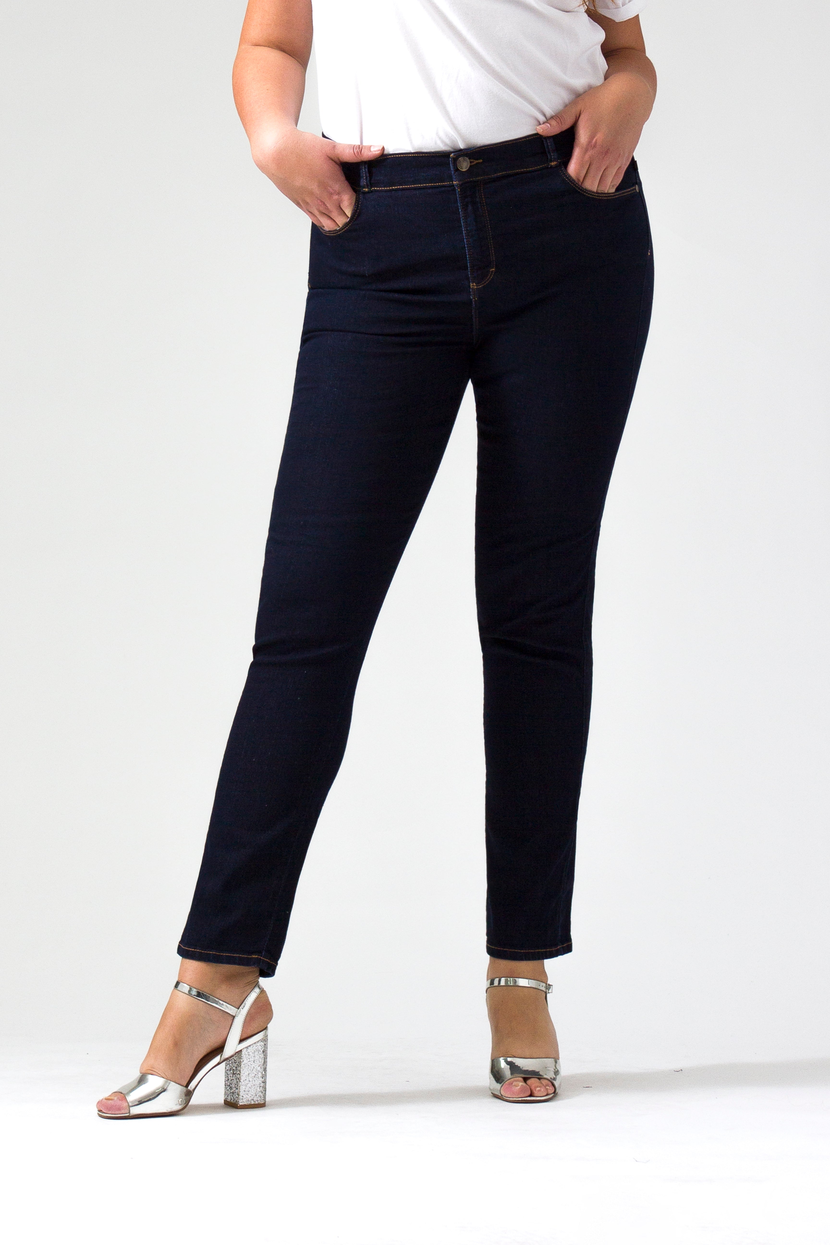 Essentials, Curvy Cintura Alta Straight Jeans Azul Oscuro OPE1006