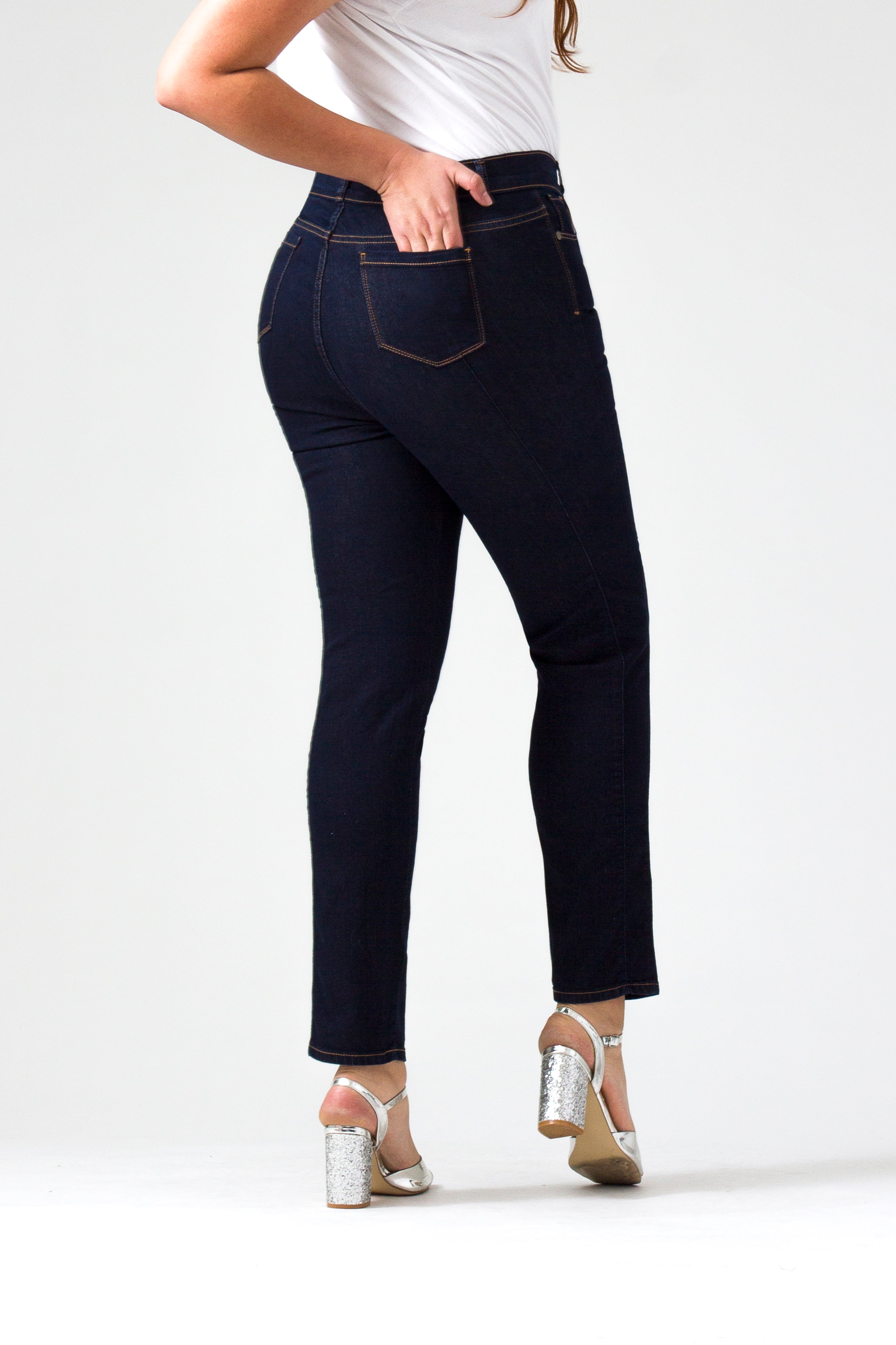 Essentials, Curvy Cintura Alta Straight Jeans Azul Oscuro OPE1006